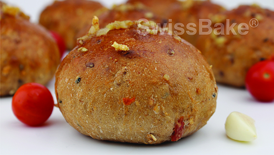 Roasted Garlic & Sun-Dried Tomato Multigrain Rolls